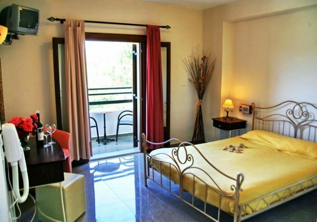 Hotel Pela 스칼라칼리오니스 객실 사진